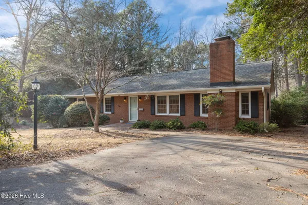 $405,000 | 670 North Saylor Street, Southern Pines, NC 28387