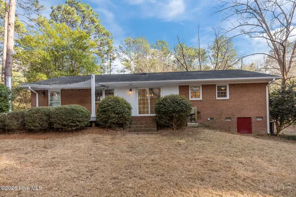 $405,000 | 670 North Saylor Street, Southern Pines, NC 28387