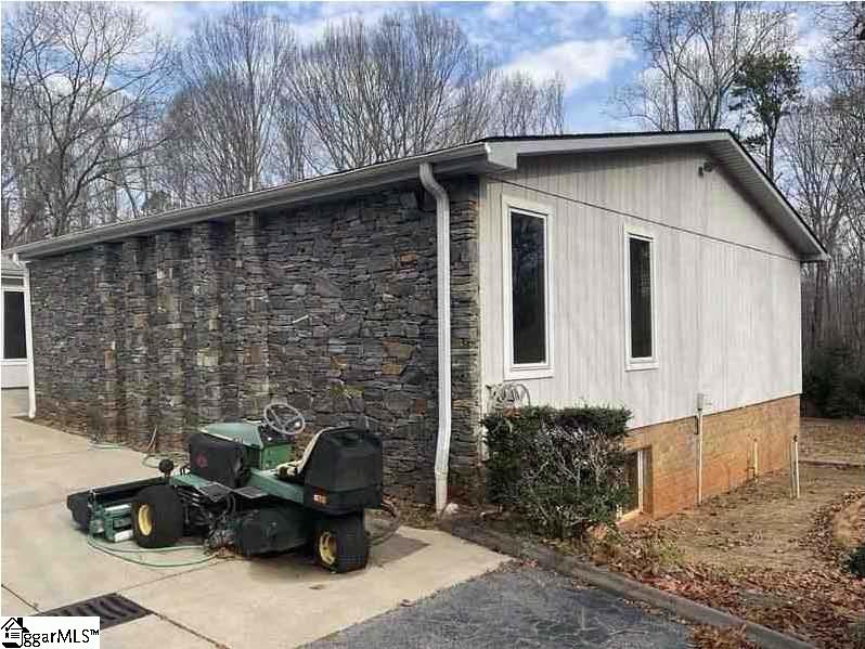 1923 Fairview Road Fountain Inn, SC 29644 - Photo 9 of 48