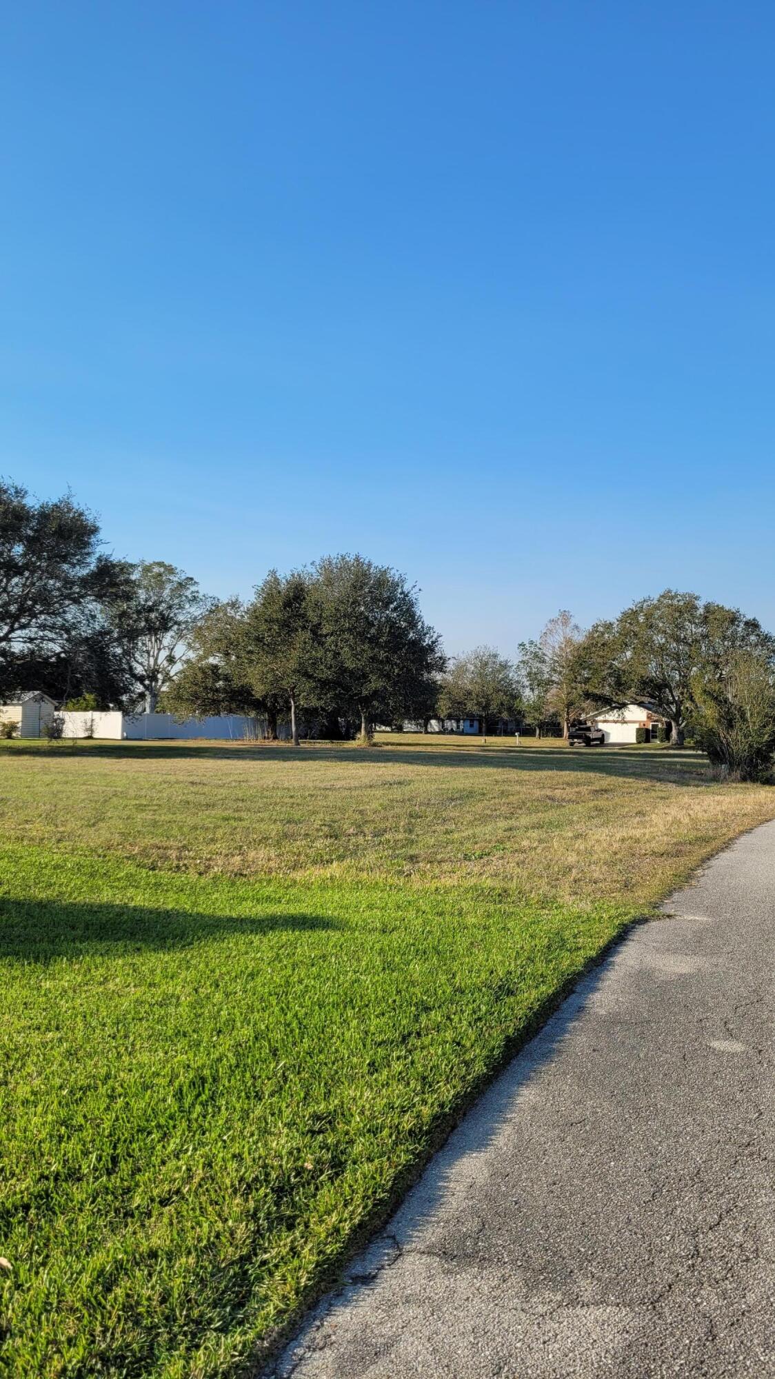 824 Spring Lake Boulevard Sebring, FL 33876 - Photo 4 of 12 20230215_164926