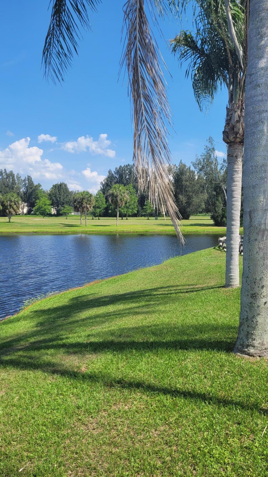 824 Spring Lake Boulevard Sebring, FL 33876 - Photo 6 of 12 20210503_153648