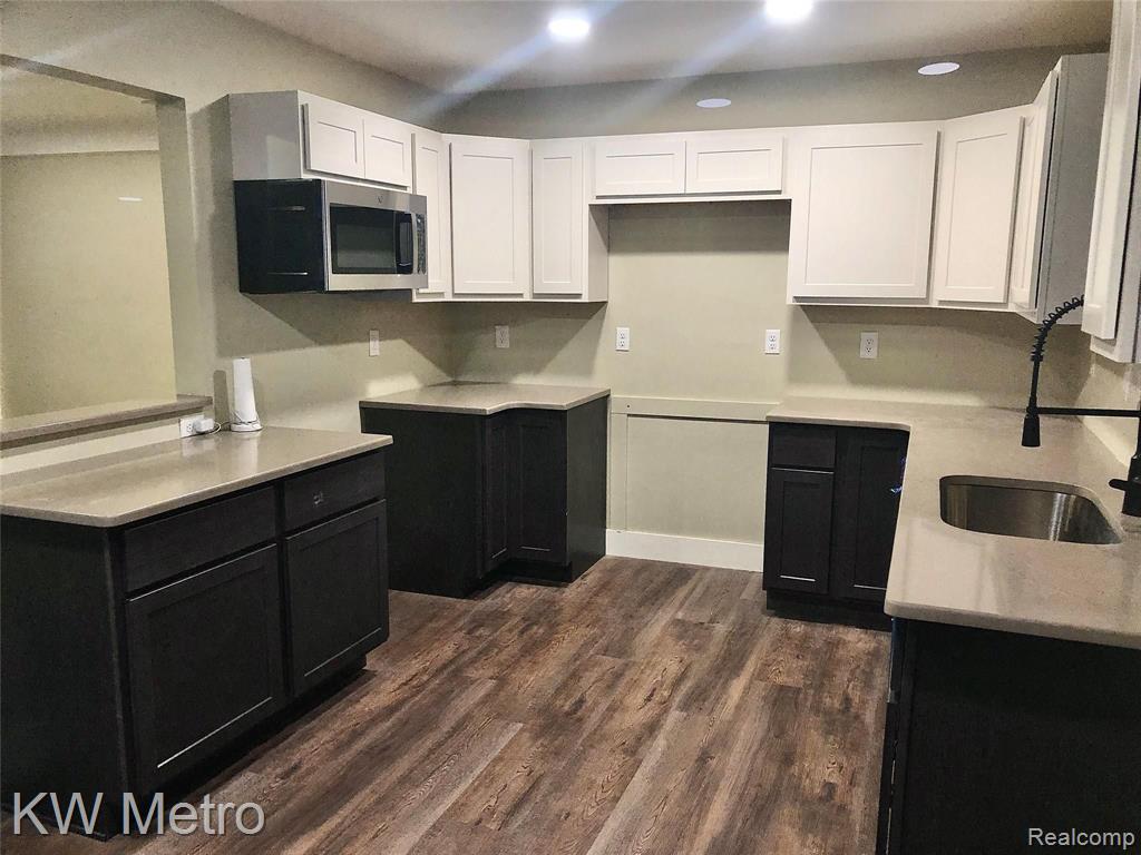 3826 Durham Road Royal Oak, MI 48073 - Photo 6 of 23
