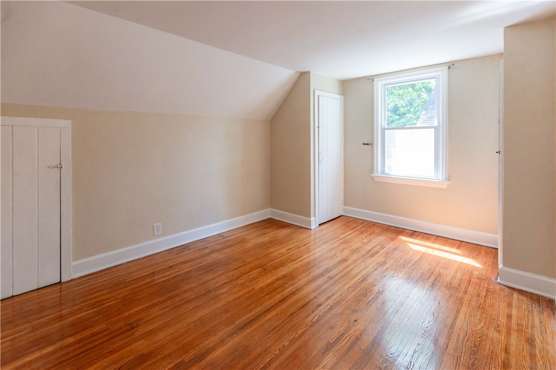 39 Ridgewood Drive Irondequoit, NY 14622 - Photo 17 of 23 Second Floor Bedroom