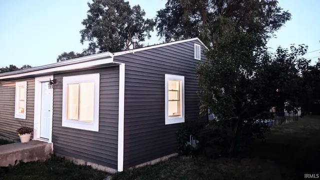 $199,500 | 1215 East Borley Avenue, Mishawaka, IN 46545