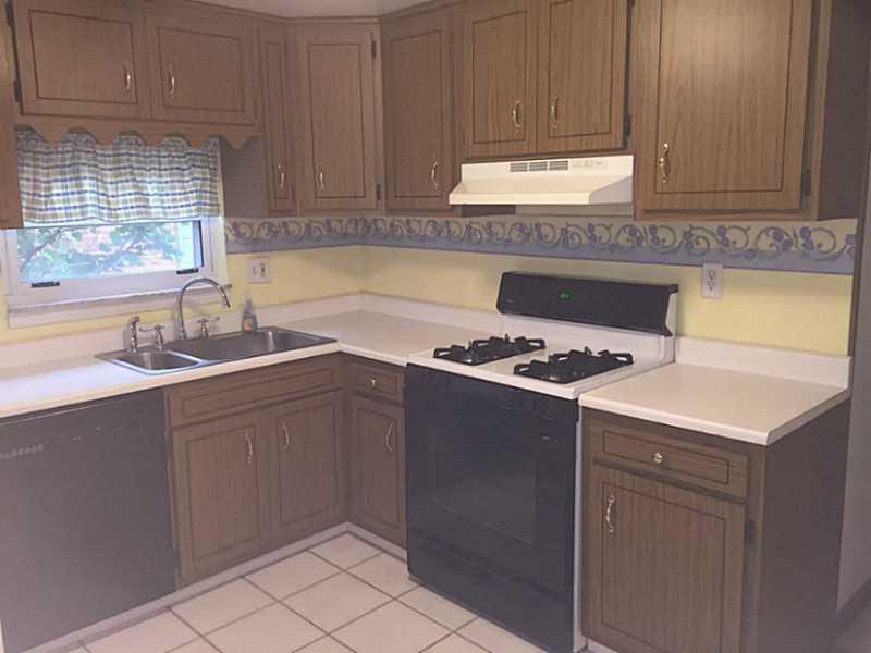 405 Agnew Road Jeannette, PA 15644 - Photo 7 of 11 Kitchen. cute kitchen with all appliances