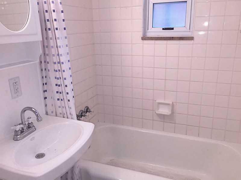 405 Agnew Road Jeannette, PA 15644 - Photo 10 of 11 Full Bath. first floor full bath