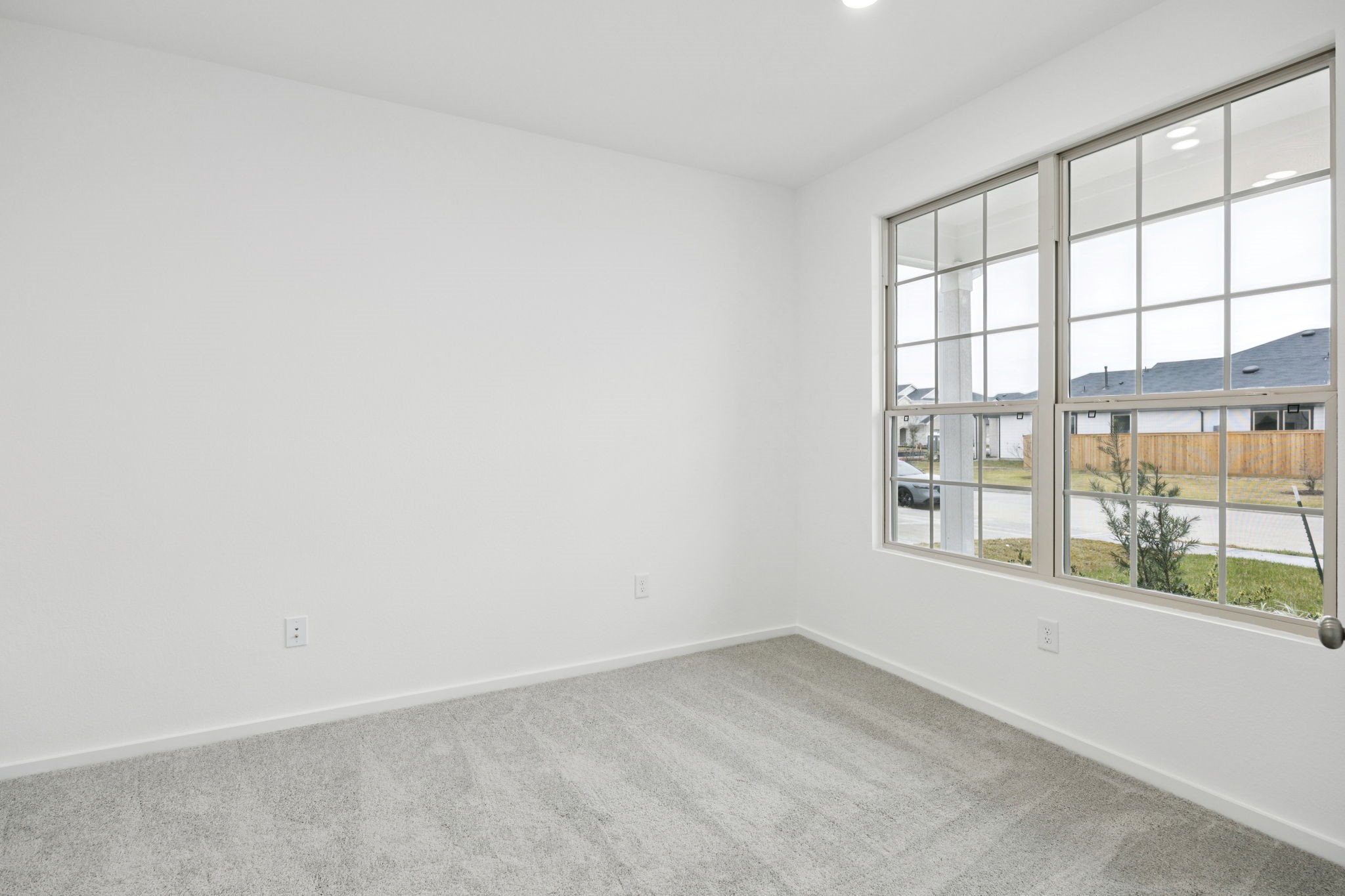 414 Point Nemo Street Crosby, TX 77532 - Photo 15 of 50 an empty room with a window