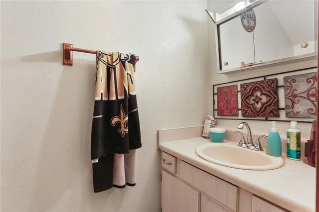 $389,000 | 1657 Gary Court, Gretna, LA 70056