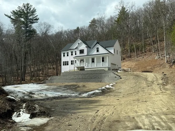 $1,100,000 | 99 West River Street, Upton, MA 01568