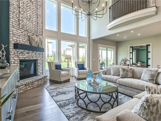 $1,141,380 | 17212 Nieman Road, Overland Park, KS 66221