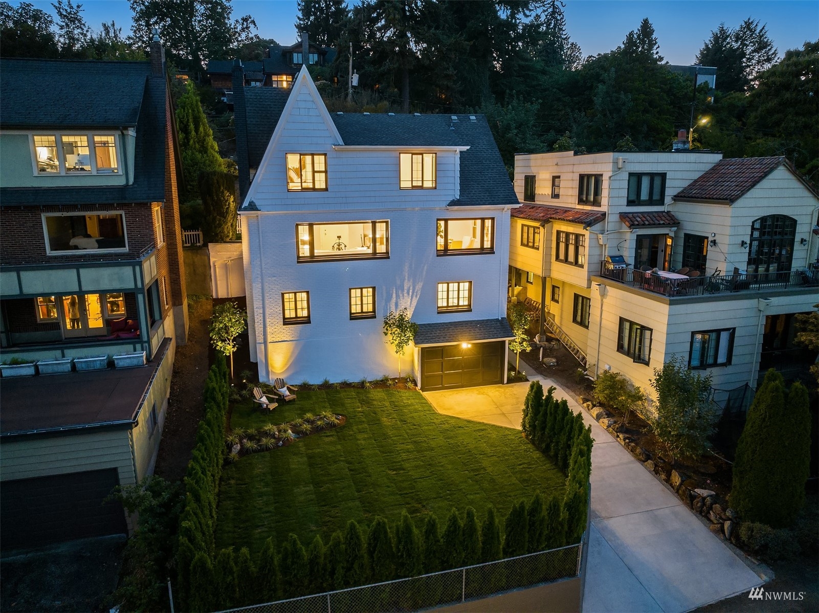 732 36th Avenue Seattle, WA 98122 - Photo 33 of 37 a building view with a outdoor space