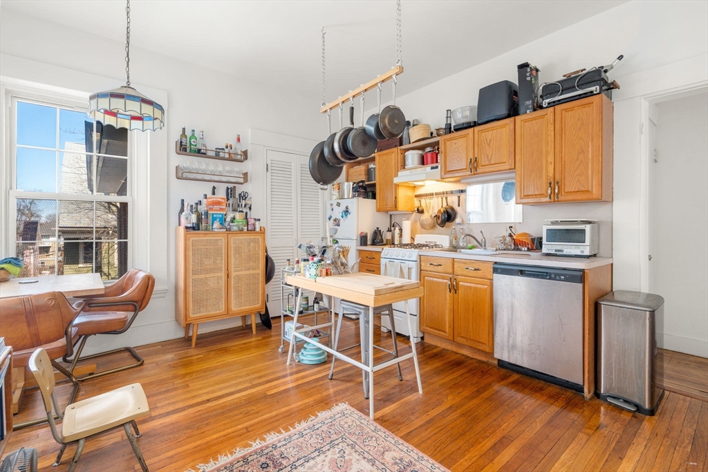 343 Harvard Street Cambridge, MA 02138 - Photo 14 of 41