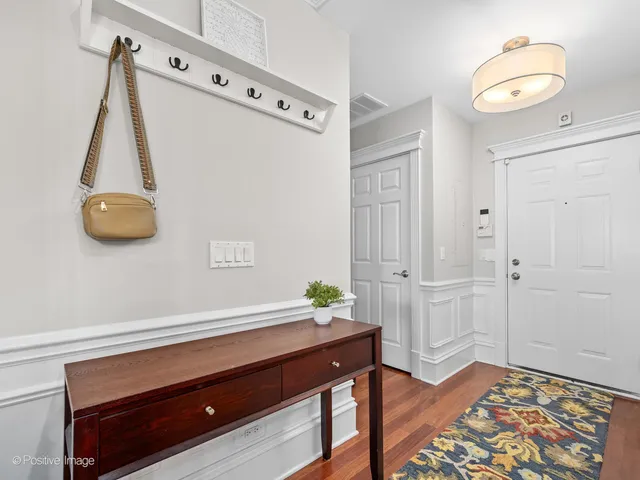 $675,000 | 2222 West Belmont Avenue, Unit 504, Chicago, IL 60618