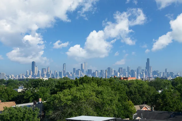 $675,000 | 2222 West Belmont Avenue, Unit 504, Chicago, IL 60618