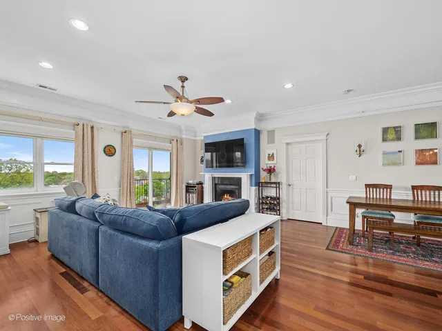 $675,000 | 2222 West Belmont Avenue, Unit 504, Chicago, IL 60618