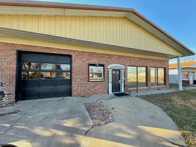 $165,000 | 208 North 10th Street, Altamont, IL 62411