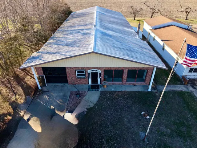 $165,000 | 208 North 10th Street, Altamont, IL 62411