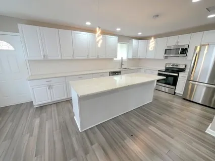 $335,000 | 200 Willow Drive, Gretna, LA 70053