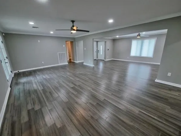 $335,000 | 200 Willow Drive, Gretna, LA 70053