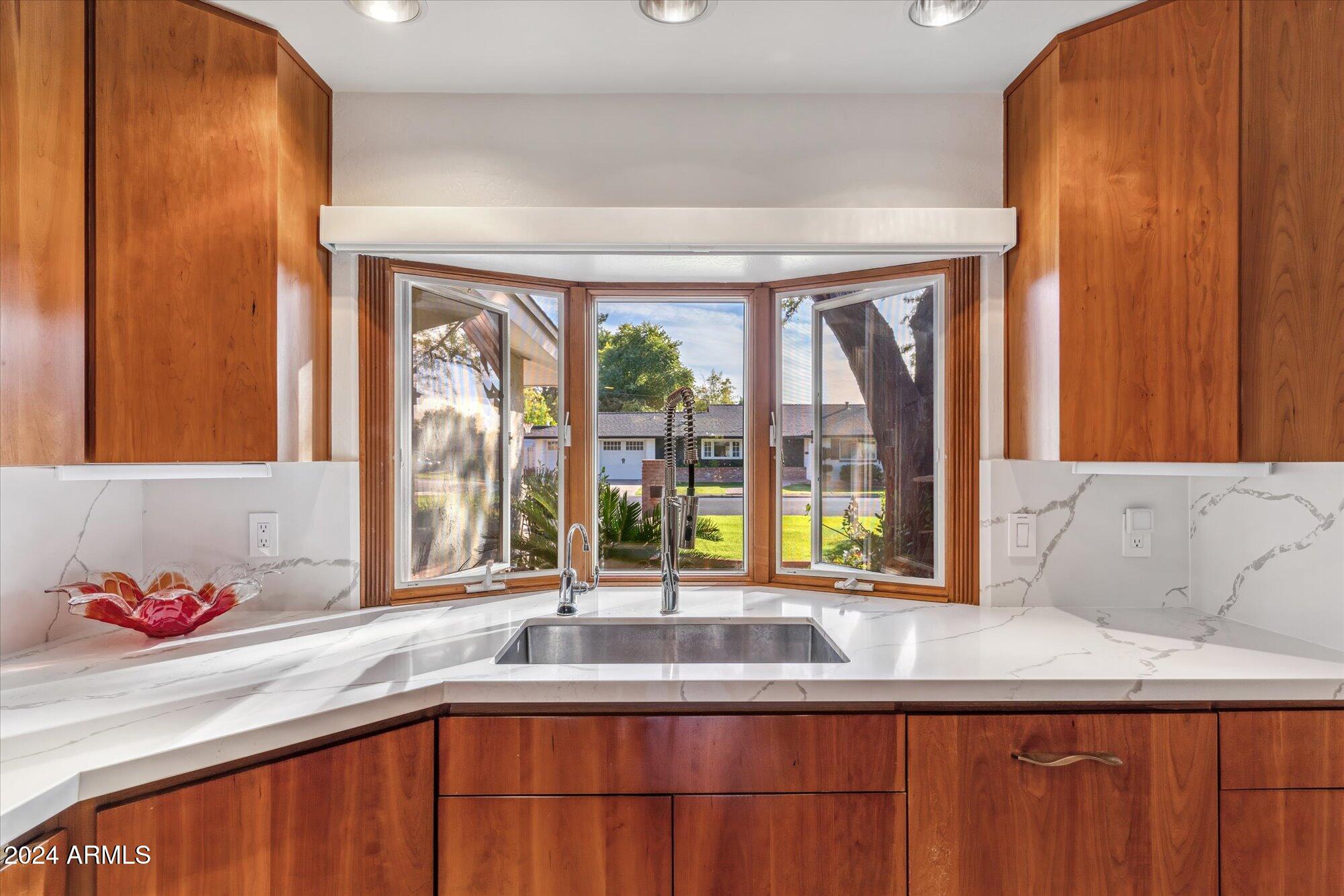 34 West State Avenue Phoenix, AZ 85021 - Photo 16 of 63 17-Kitchen
