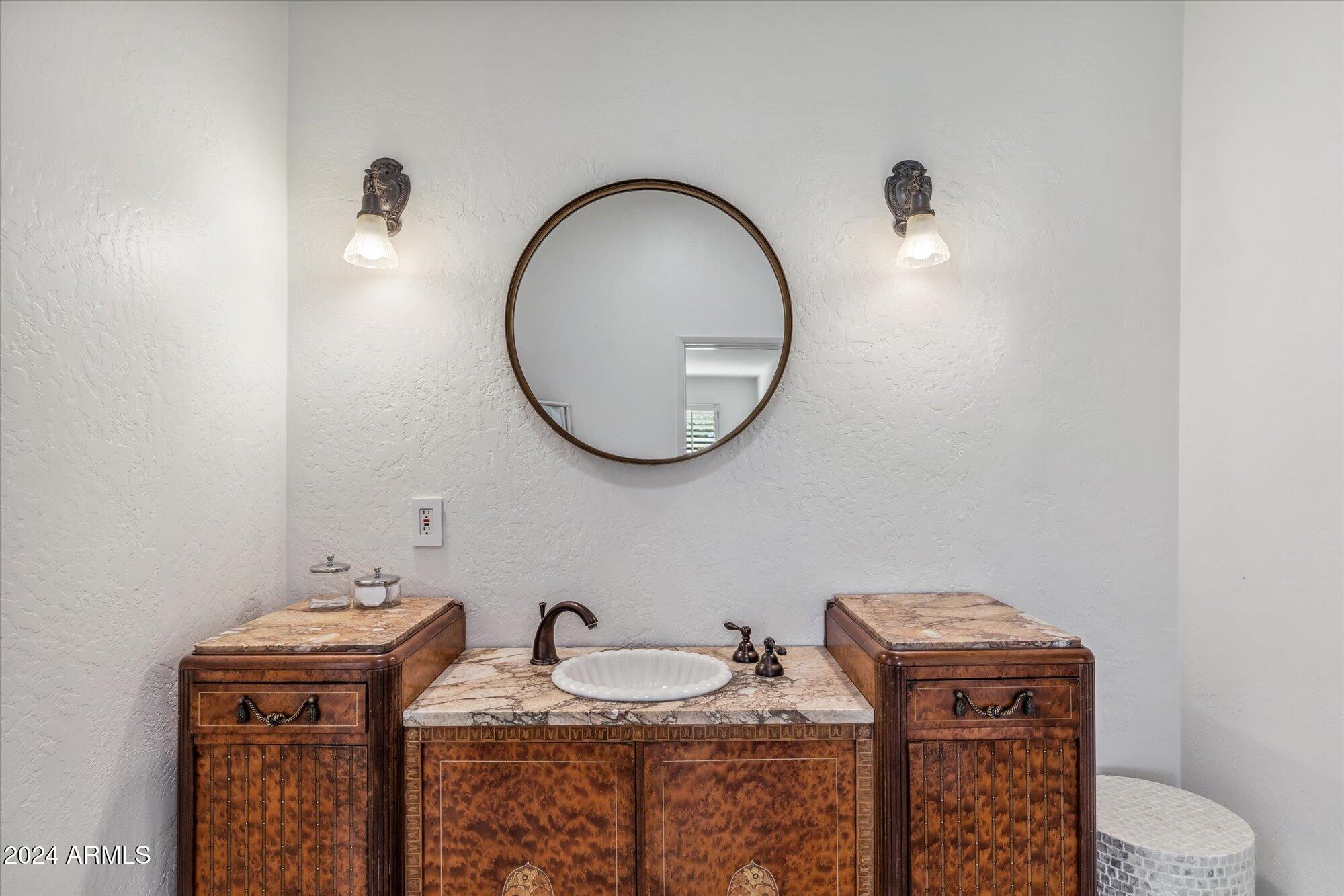 34 West State Avenue Phoenix, AZ 85021 - Photo 27 of 63 29-Bathroom