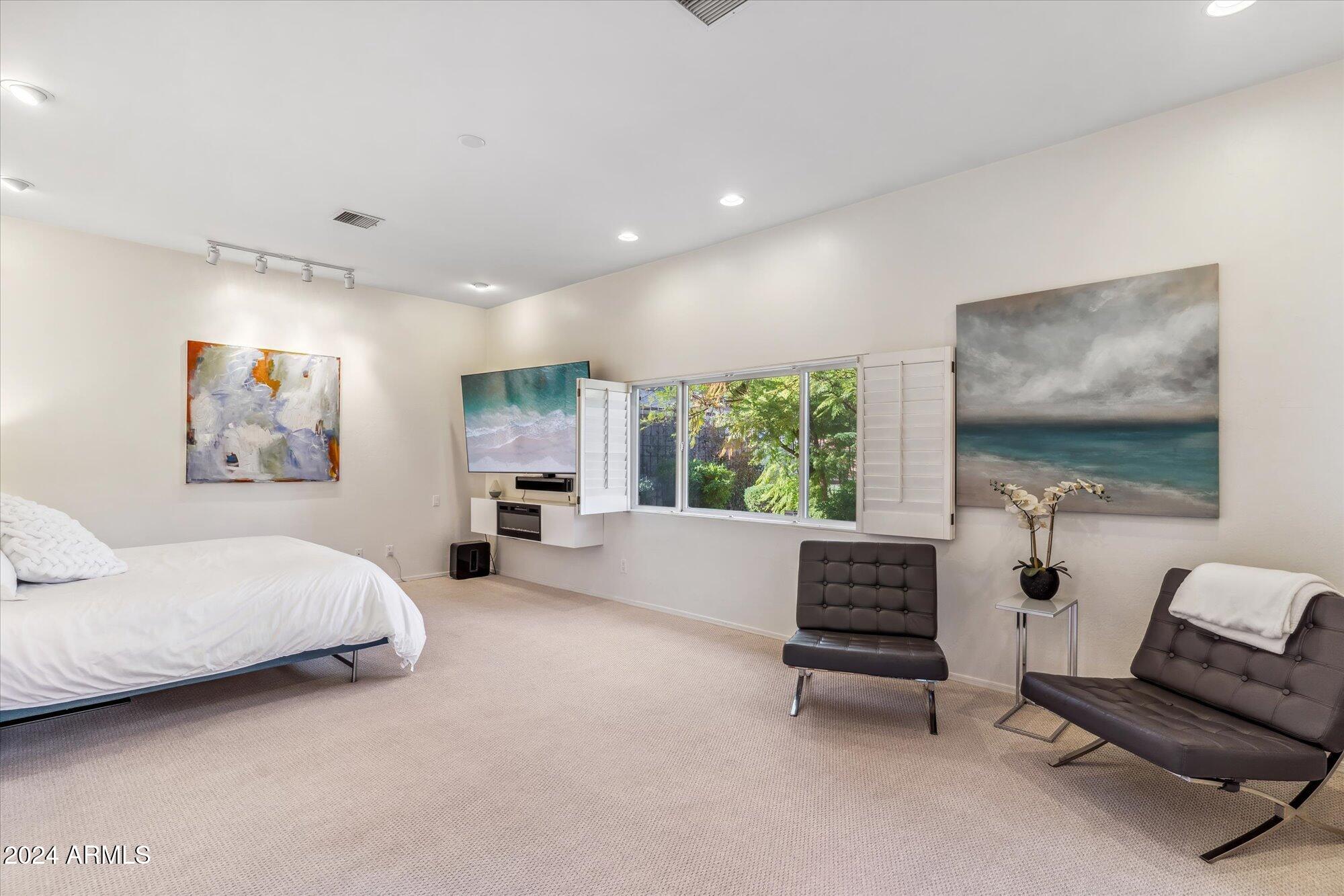 34 West State Avenue Phoenix, AZ 85021 - Photo 32 of 63 34-Primary Bedroom