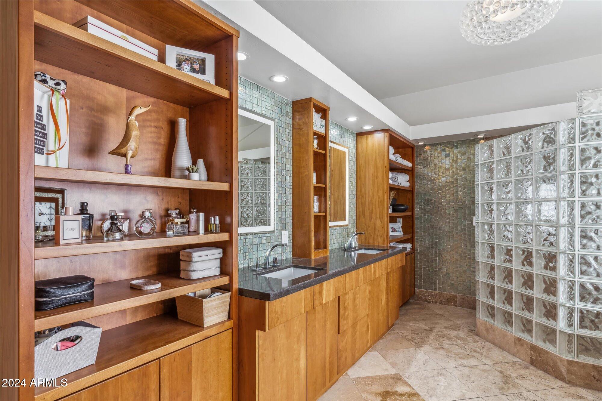34 West State Avenue Phoenix, AZ 85021 - Photo 40 of 63 42-Primary Bathroom