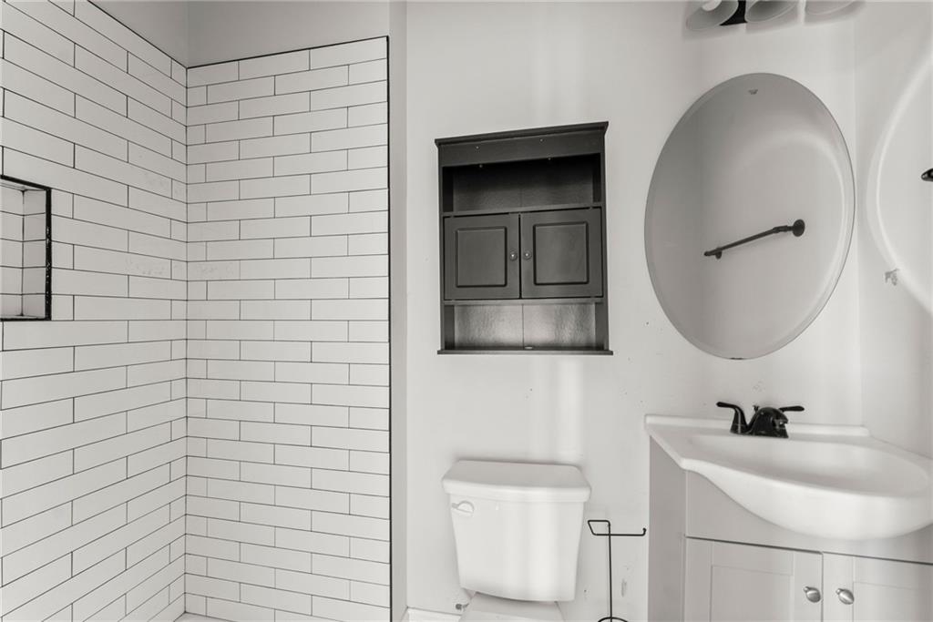 197 Peach Street Commerce, GA 30529 - Photo 16 of 40