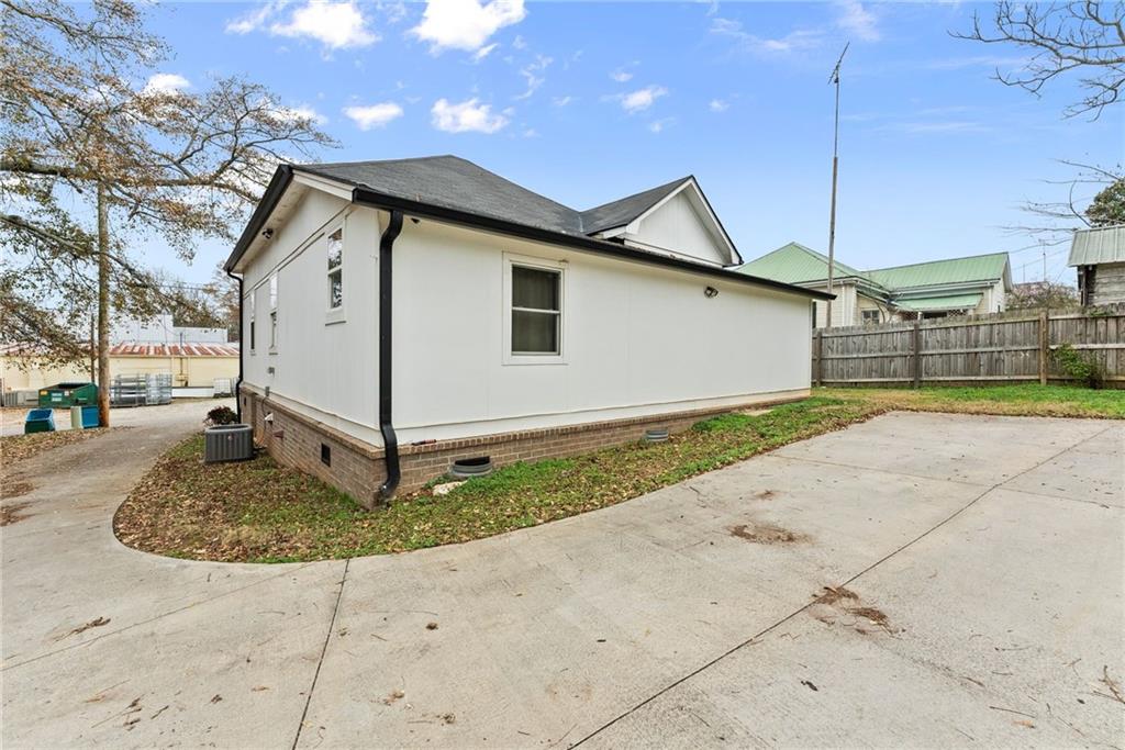 197 Peach Street Commerce, GA 30529 - Photo 27 of 40