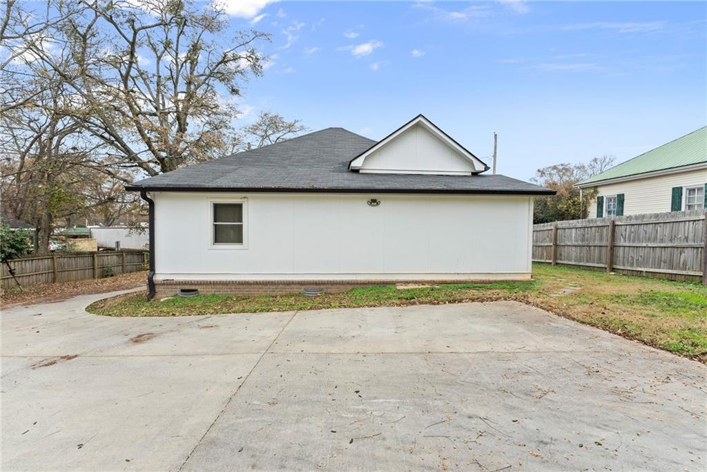 197 Peach Street Commerce, GA 30529 - Photo 28 of 40