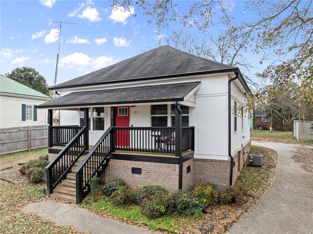 197 Peach Street Commerce, GA 30529 - Photo 3 of 40