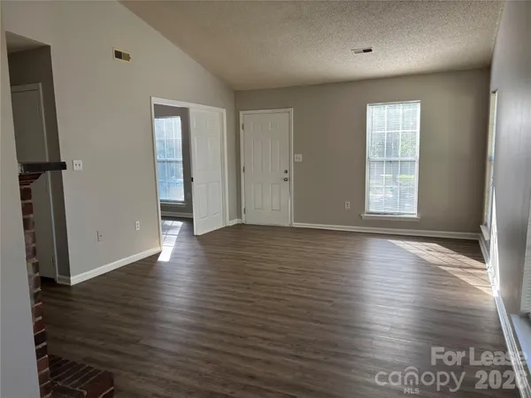 $1,600 | 6714 Marston Court, Charlotte, NC 28215