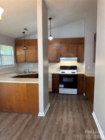 $1,600 | 6714 Marston Court, Charlotte, NC 28215