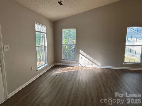 $1,600 | 6714 Marston Court, Charlotte, NC 28215