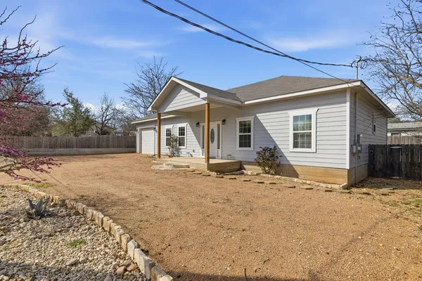 $345,000 | 512 St Ann Street, Fredericksburg, TX 78624