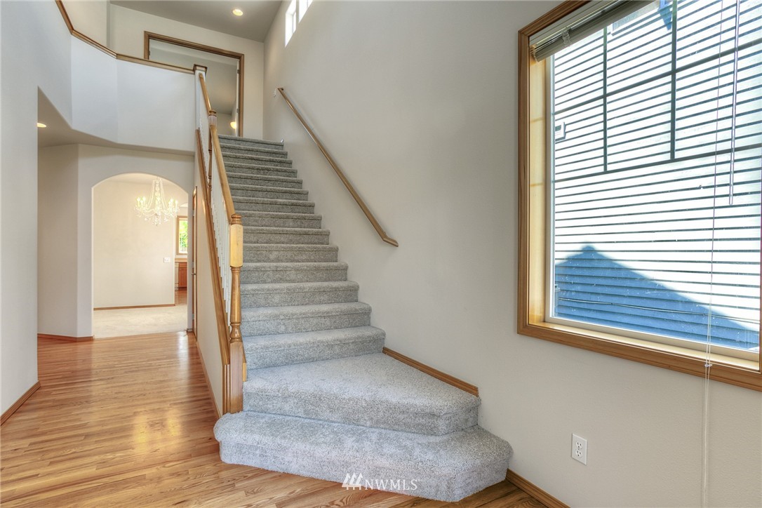 907 183rd Place Southeast Bothell, WA 98012 - Photo 5 of 25