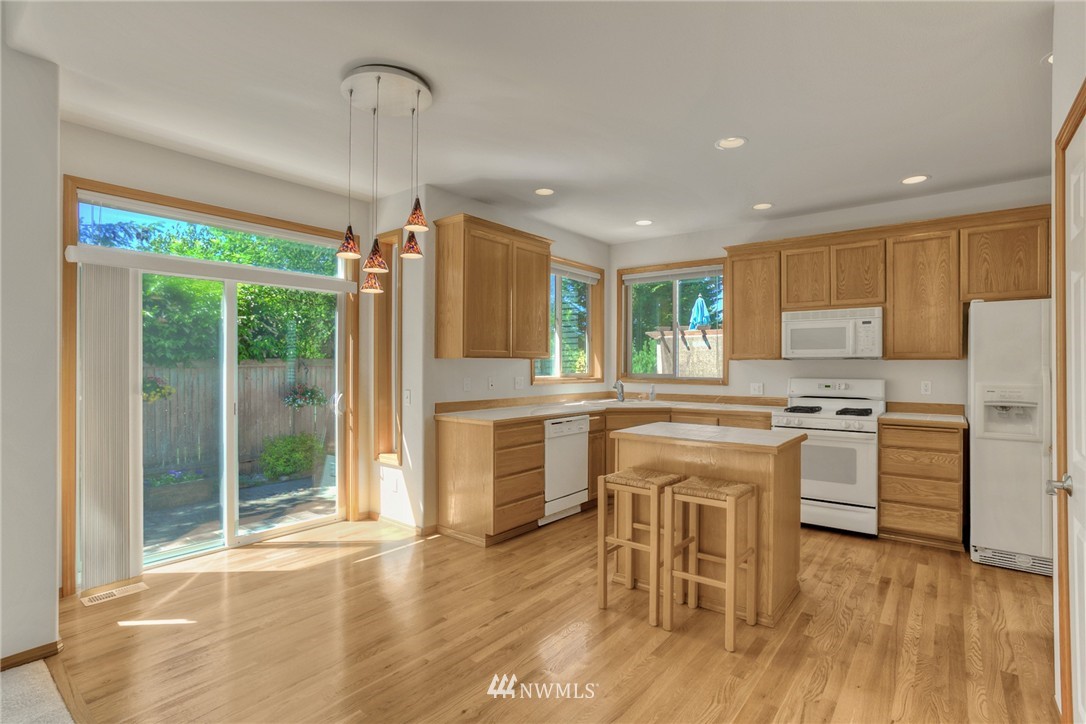 907 183rd Place Southeast Bothell, WA 98012 - Photo 6 of 25