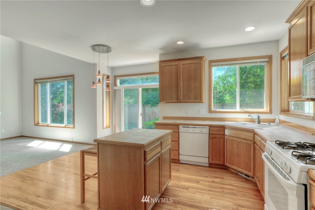 907 183rd Place Southeast Bothell, WA 98012 - Photo 7 of 25