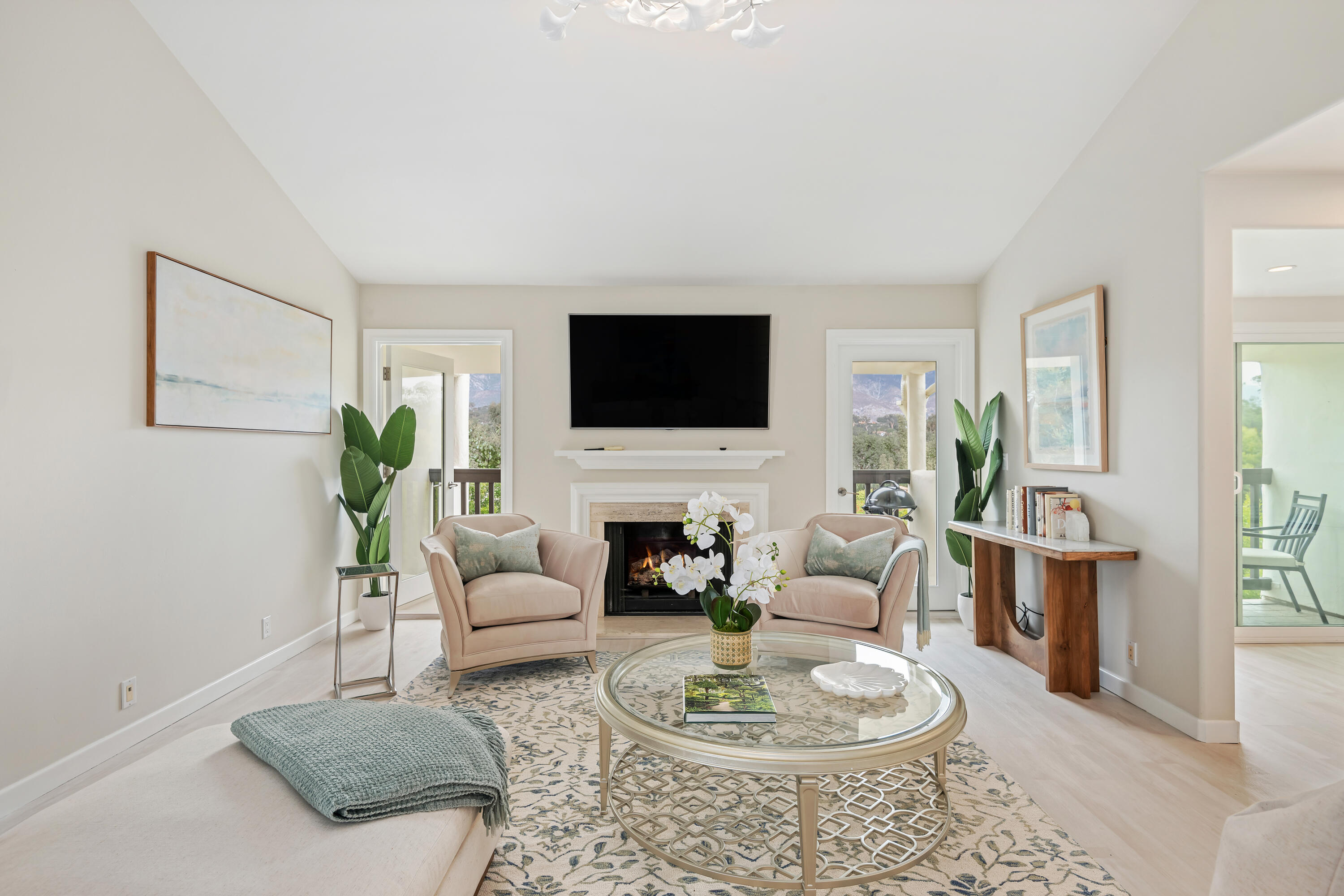 1046 Fairway Road Montecito, CA 93108 - Photo 2 of 24 01 - Living Room