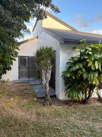 a picture of a yard