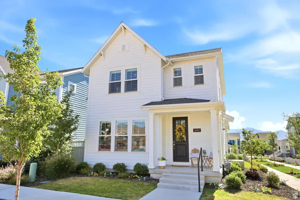 $569,500 | 11461 Glass Hill Drive, South Jordan, UT 84009