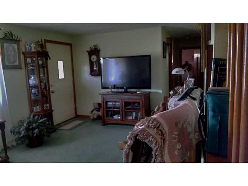 1327 Student Springfield, OH 45503 - Photo 4 of 17