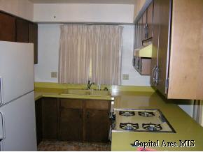2525 Arrowhead Drive Springfield, IL 62702 - Photo 4 of 9
