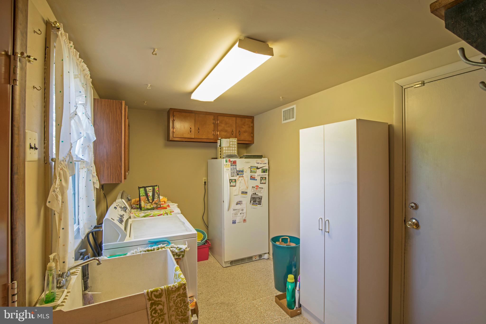 239 Crestview Road Hatboro, PA 19040 - Photo 8 of 16 Laundry Room