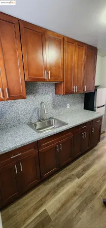 $1,900 | 220 Lafayette Avenue, Unit 2, San Leandro, CA 94577