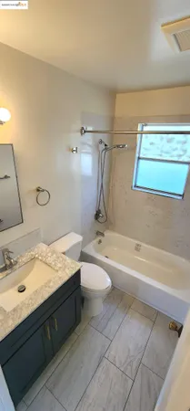 $1,900 | 220 Lafayette Avenue, Unit 2, San Leandro, CA 94577