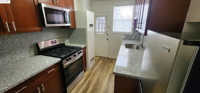 $1,900 | 220 Lafayette Avenue, Unit 2, San Leandro, CA 94577