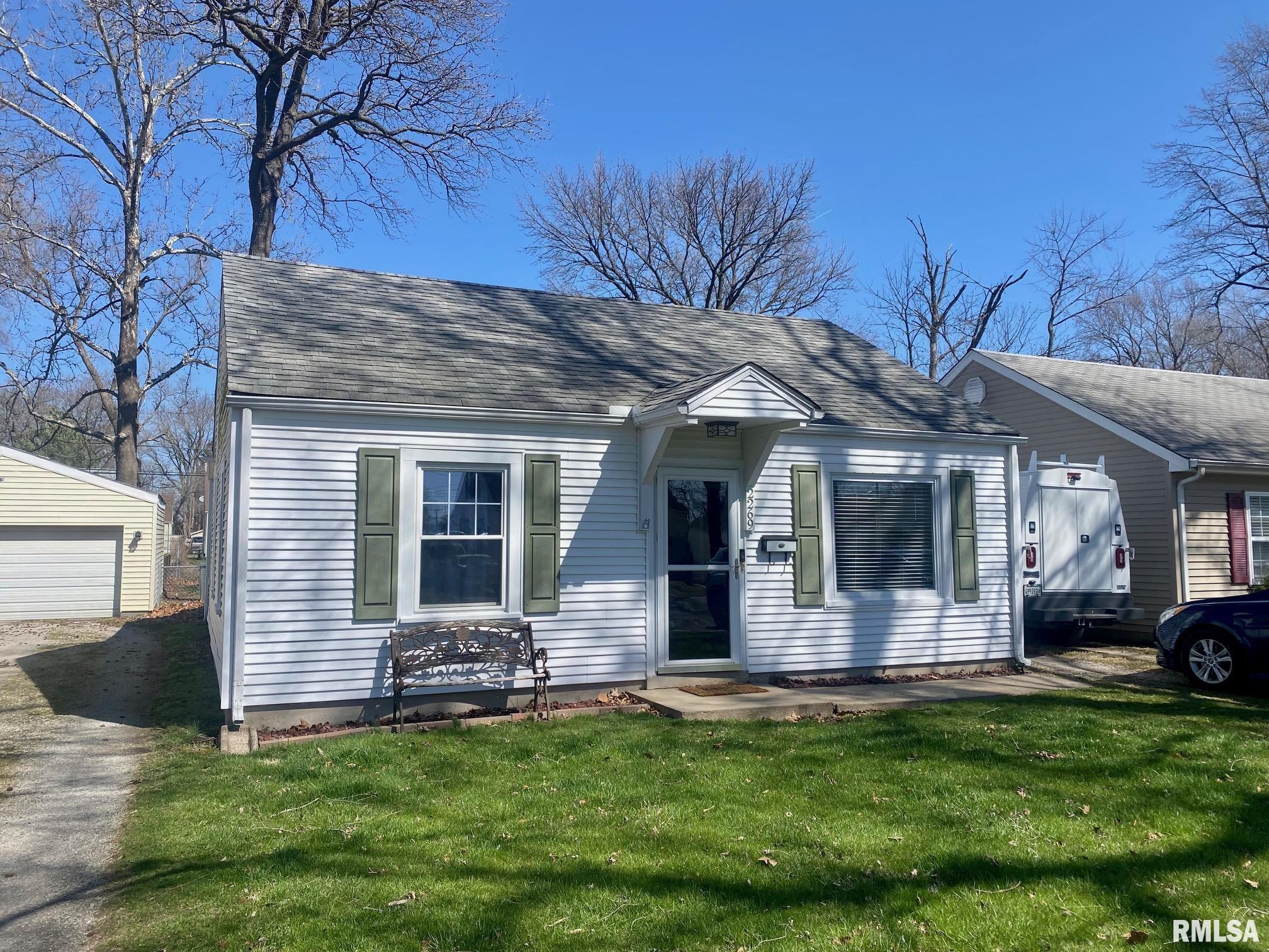 2269 East Converse Street Springfield, IL 62702 - Photo 2 of 6