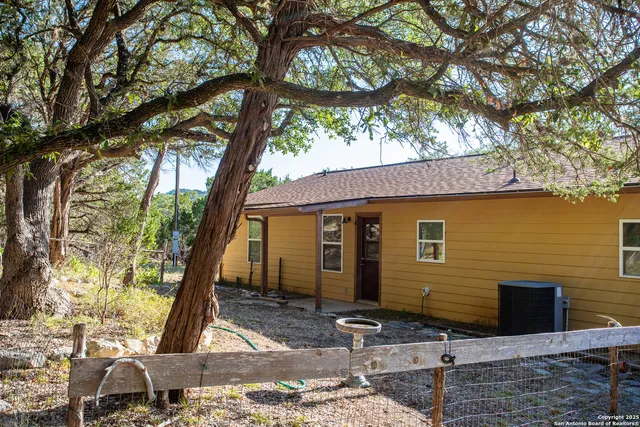 $950,000 | 2844 Bear Springs Road, Pipe Creek, TX 78063