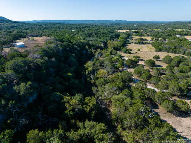 $950,000 | 2844 Bear Springs Road, Pipe Creek, TX 78063